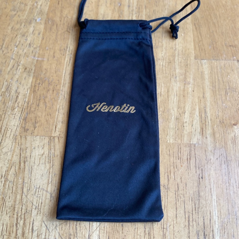 Henotin glasses fabric case